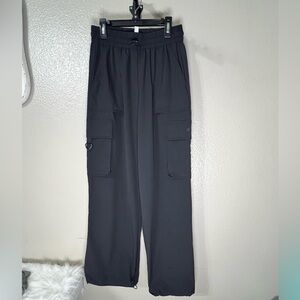 Women’s “Fabletics” SZ-SM Black FRANCHISE WOVEN PANT. EUC.